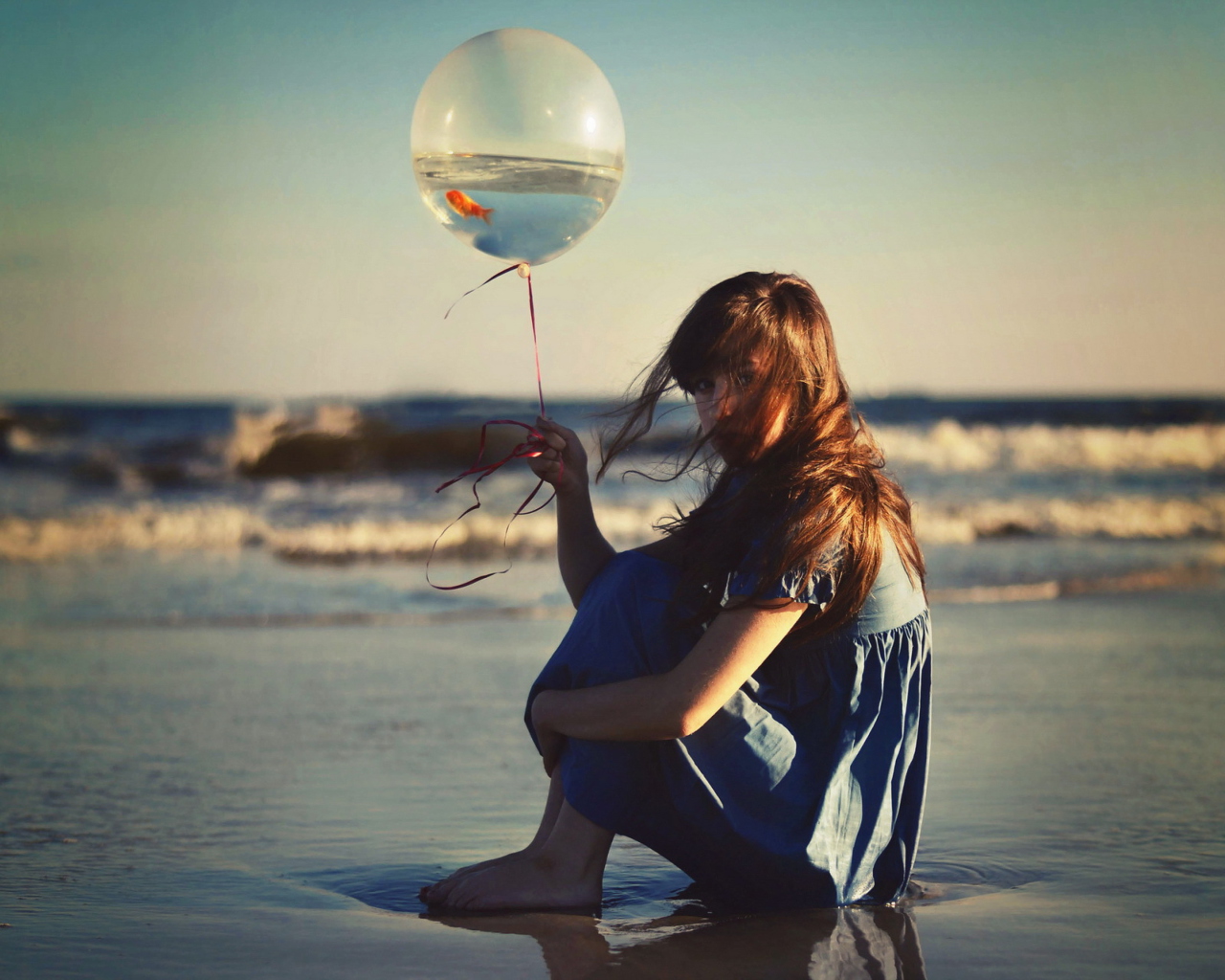 Girl With Balloon On Beach wallpaper 1280x1024