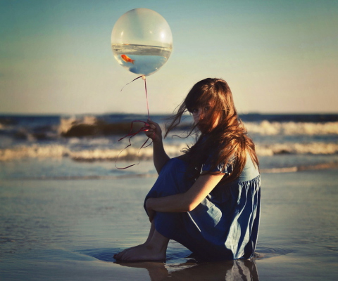 Das Girl With Balloon On Beach Wallpaper 480x400