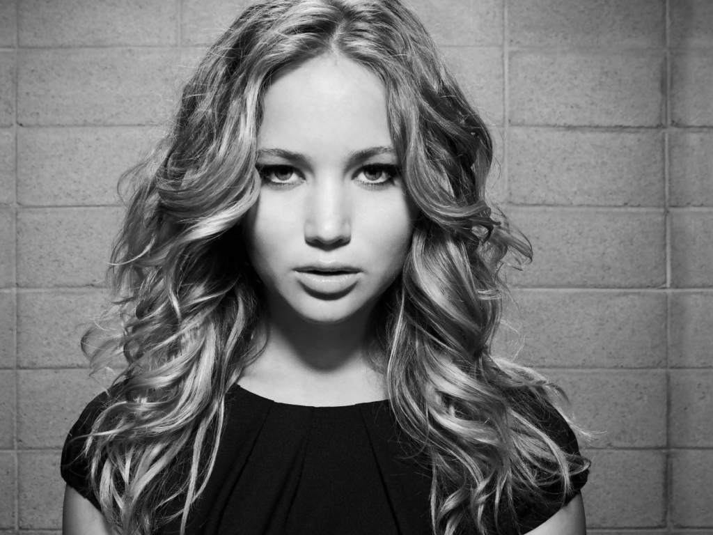 Jennifer Lawrence Black And White Portrait screenshot #1 1024x768