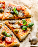 Fondo de pantalla Pizza with olives 128x160