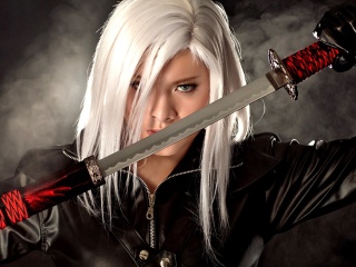 Screenshot №1 pro téma Warrior Girl with Katana 320x240