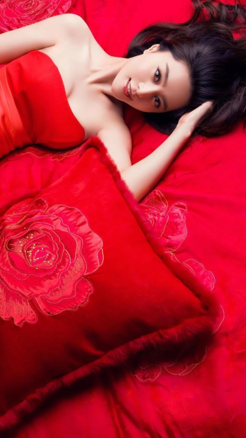 Lady In Red wallpaper 360x640