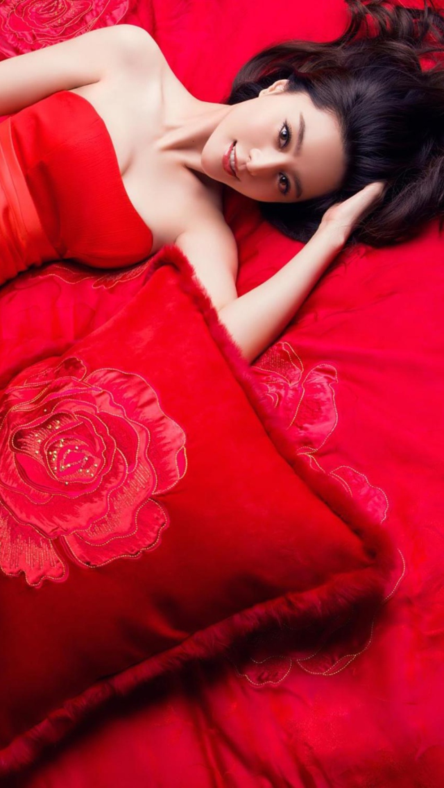 Lady In Red wallpaper 640x1136