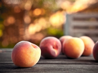 Peaches wallpaper 320x240