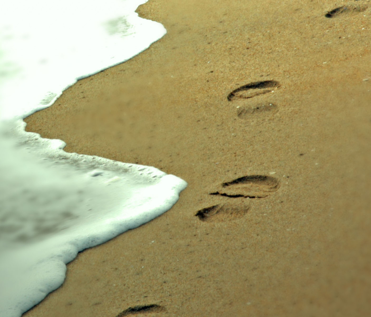 Das Footprints On Sand Wallpaper 1200x1024