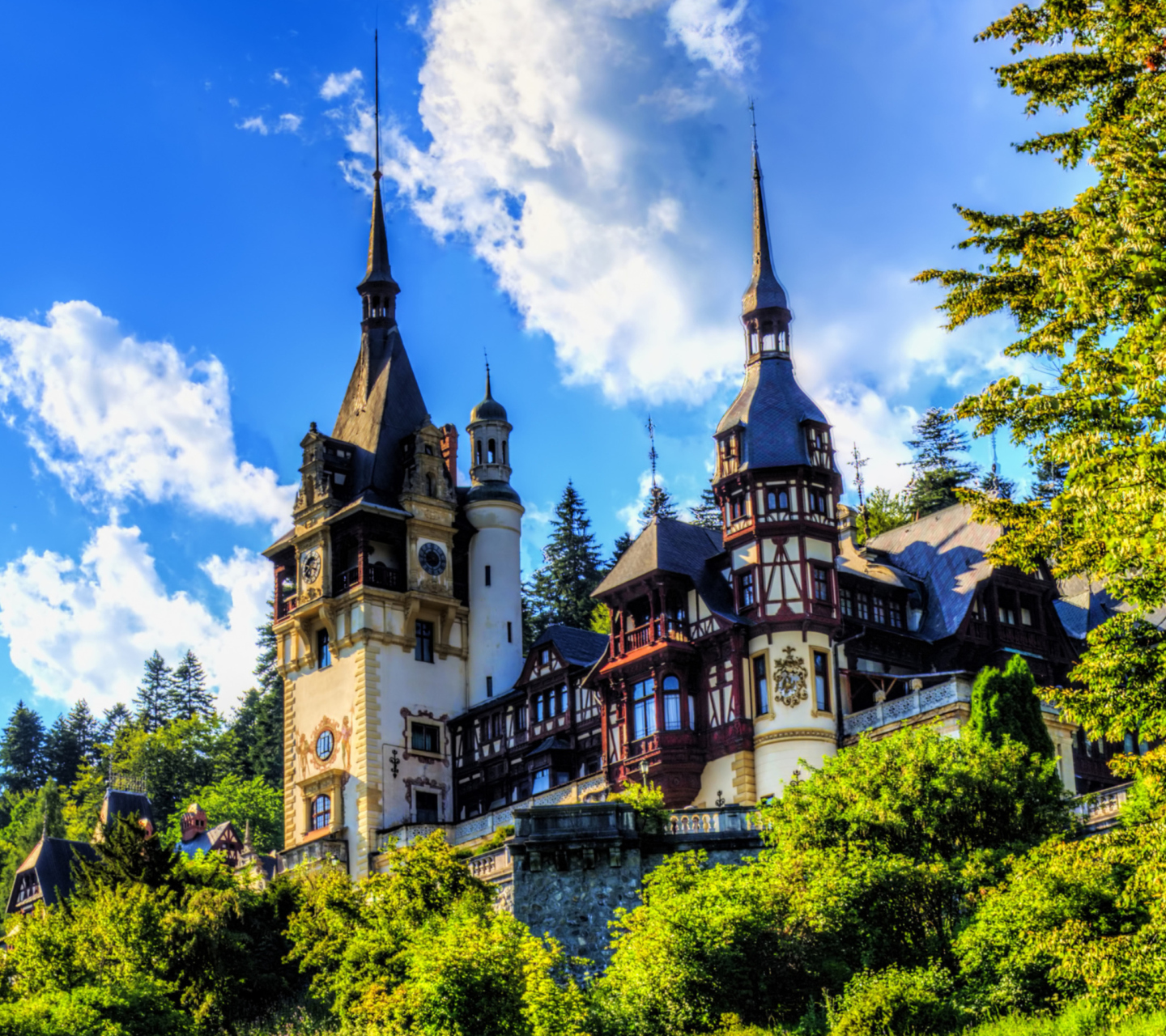 Fondo de pantalla Peles Castle In Romania 1440x1280