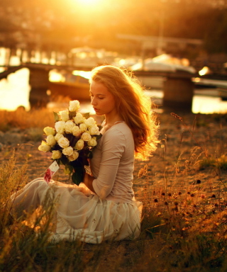 Kostenloses Pretty Girl With White Roses Bouquet Wallpaper für Nokia X6 16GB