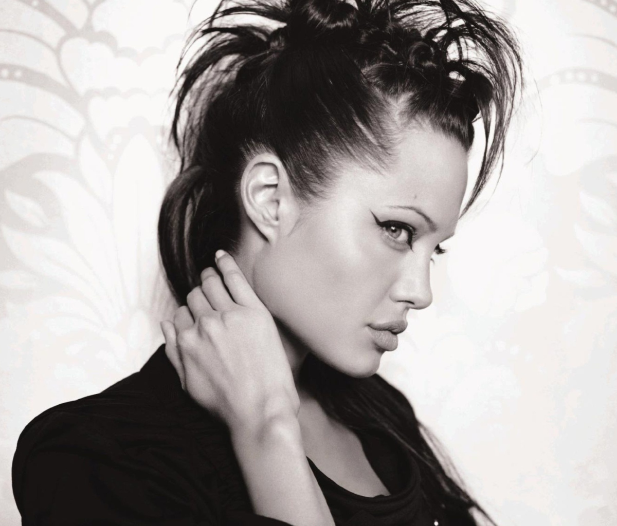 Angelina Jolie wallpaper 1200x1024