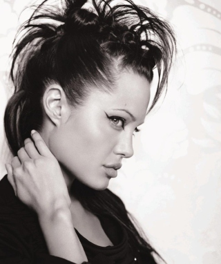 Kostenloses Angelina Jolie Wallpaper für Nokia C2-05