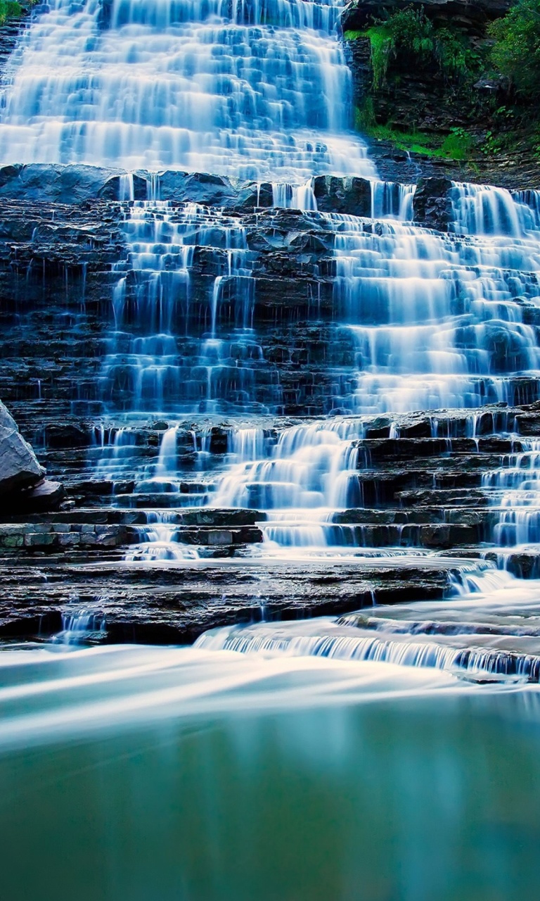 Das Albion Falls cascade waterfall in Hamilton, Ontario, Canada Wallpaper 768x1280