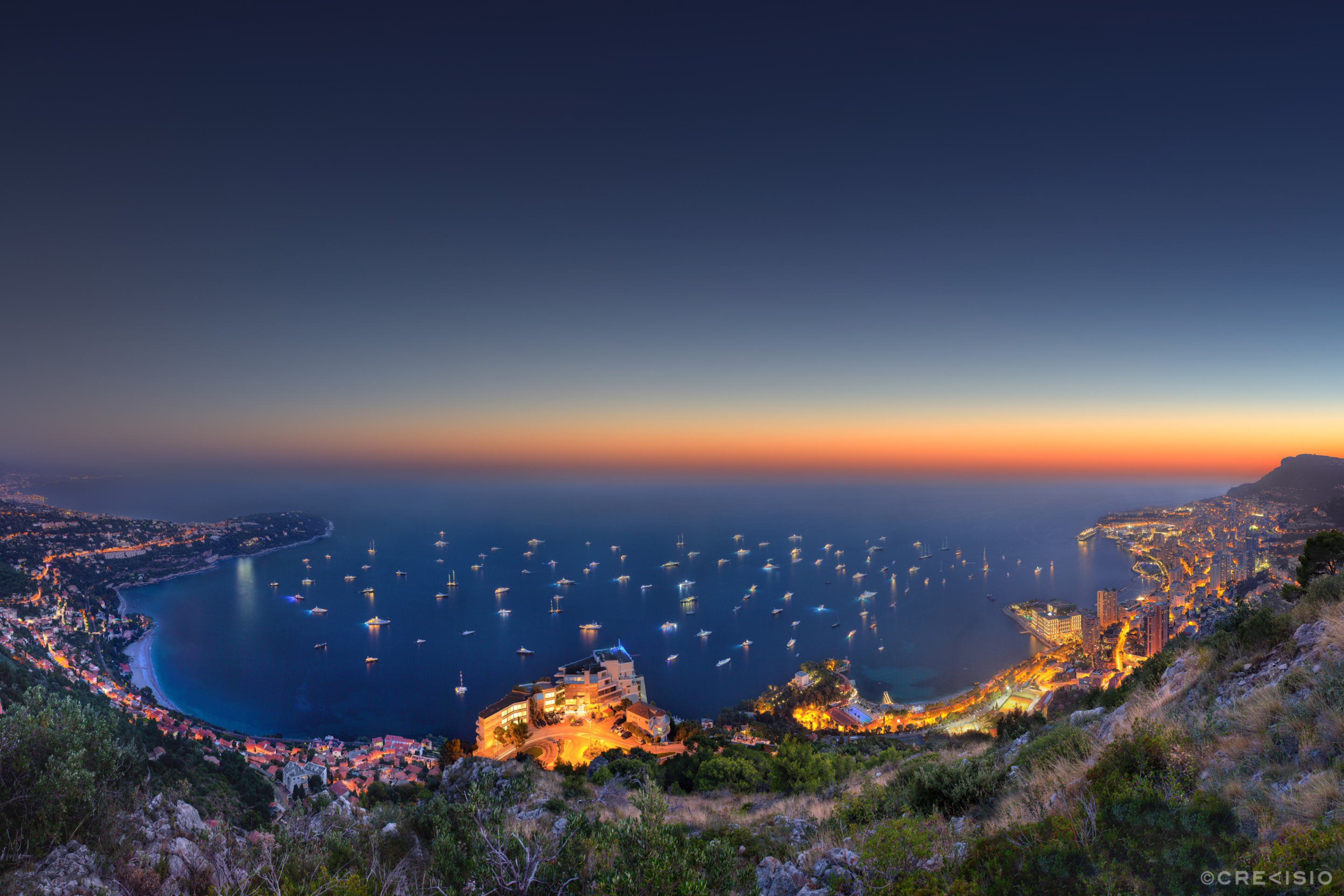 Monaco Seaside View wallpaper 2880x1920