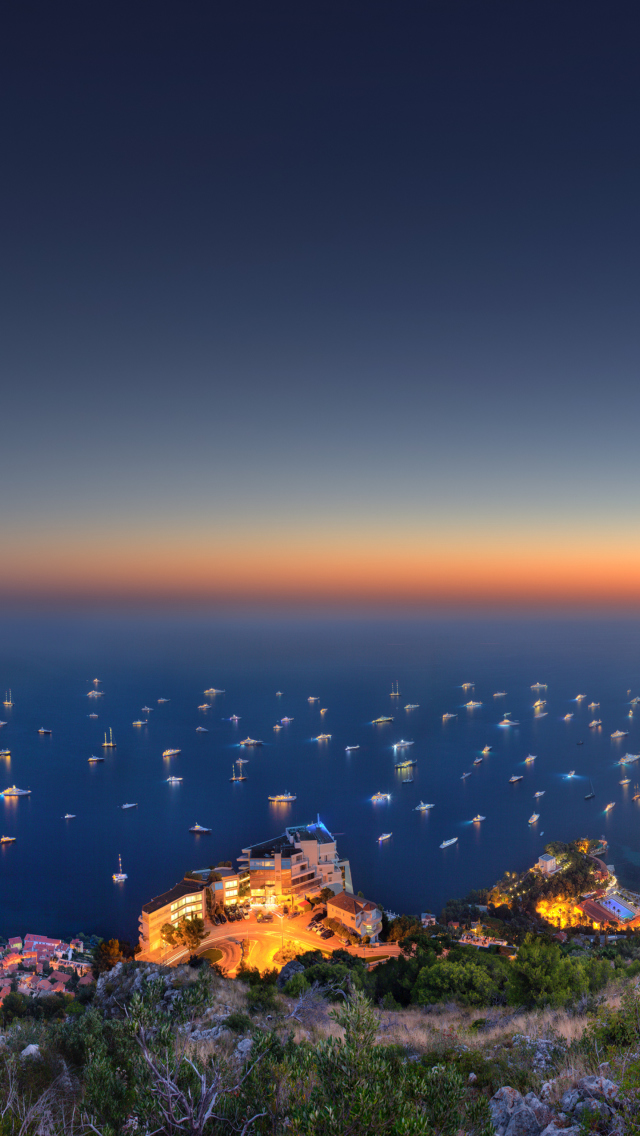 Das Monaco Seaside View Wallpaper 640x1136