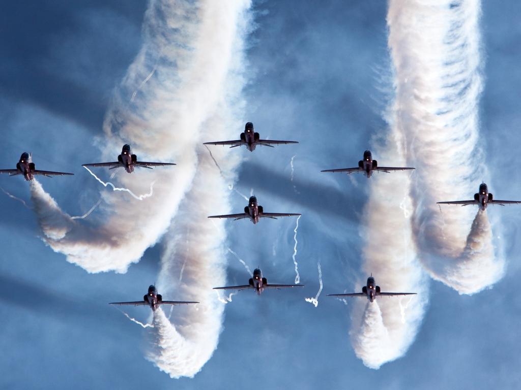 Das Royal Air Force Aerobatic Team Wallpaper 1024x768