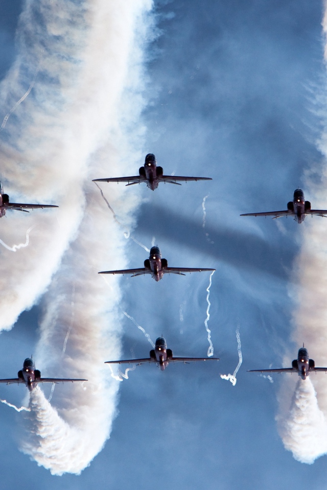 Screenshot №1 pro téma Royal Air Force Aerobatic Team 640x960