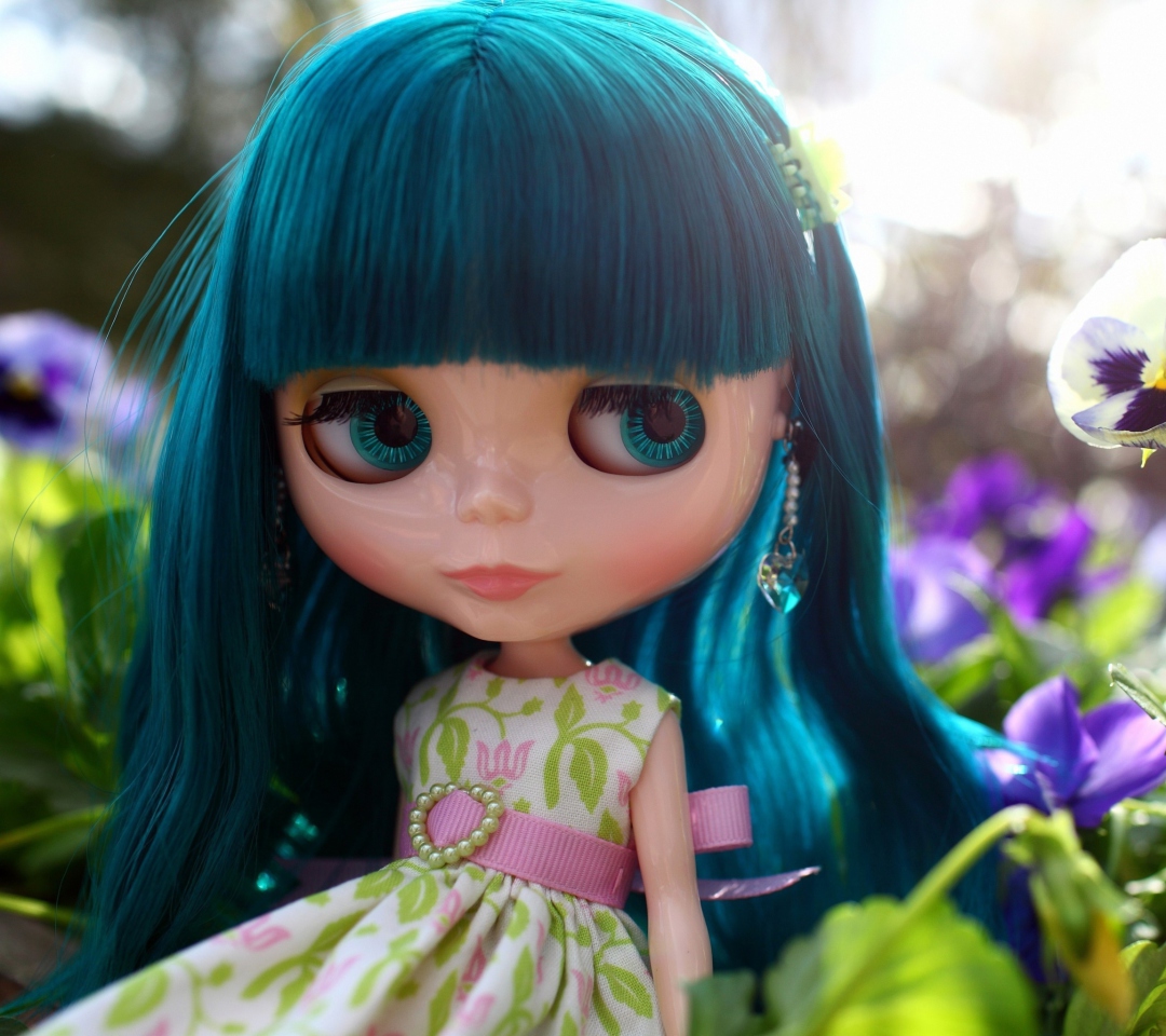 Обои Doll With Blue Hair 1080x960