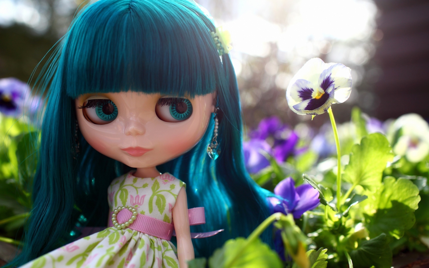 Screenshot №1 pro téma Doll With Blue Hair 1440x900
