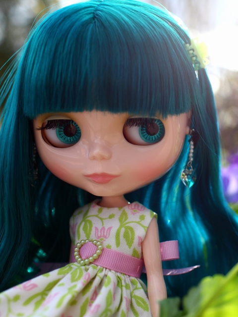 Обои Doll With Blue Hair 480x640