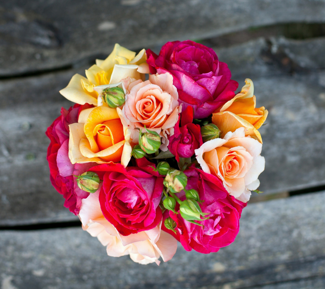 Sfondi Rustic Rose Bouquet 1080x960