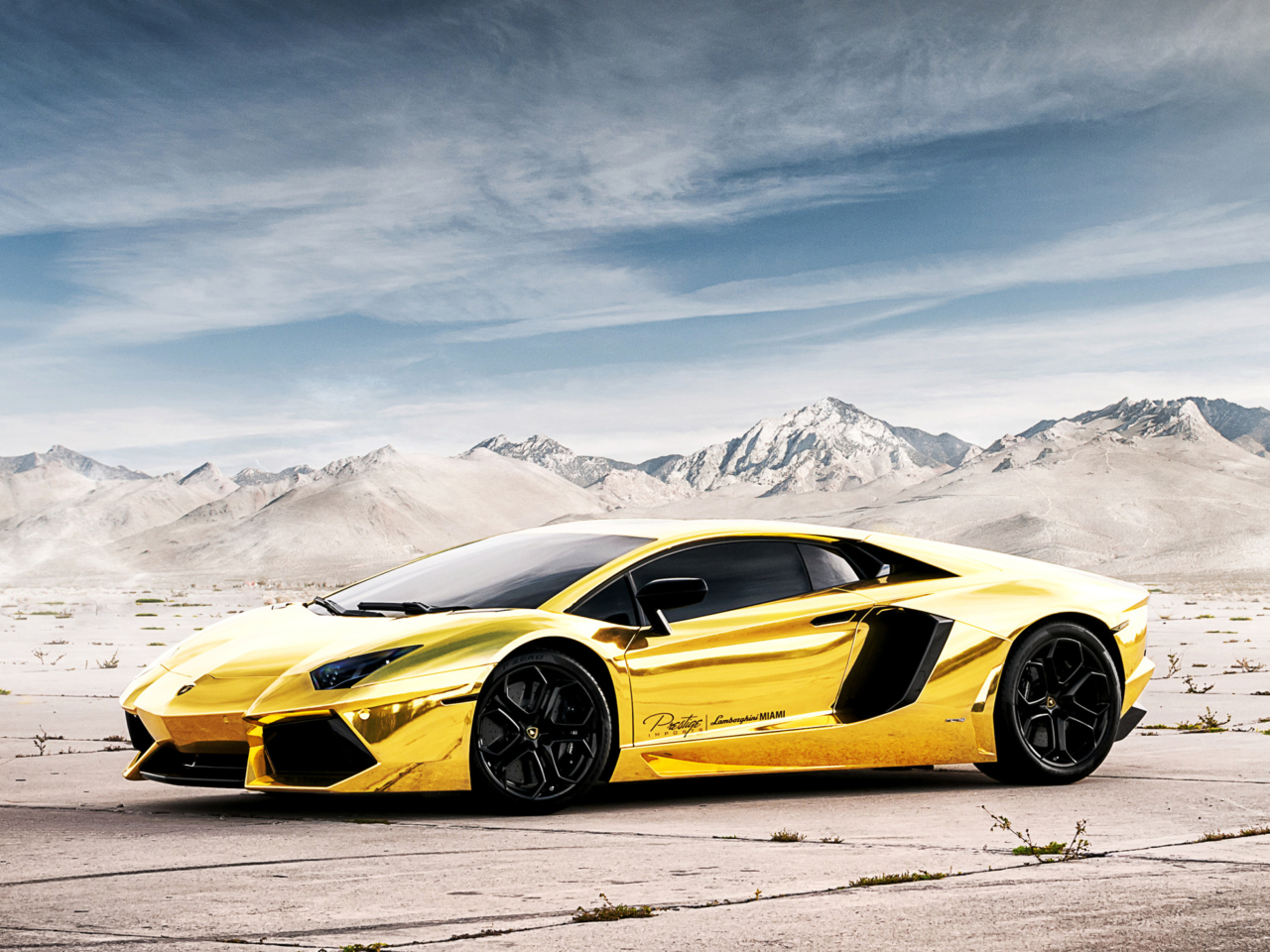 Das Lamborghini Yellow Glance Wallpaper 1280x960