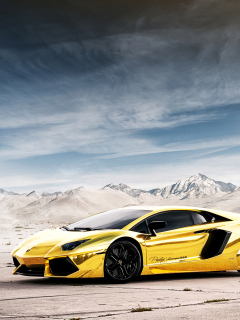 Das Lamborghini Yellow Glance Wallpaper 240x320