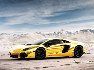 Das Lamborghini Yellow Glance Wallpaper 320x240
