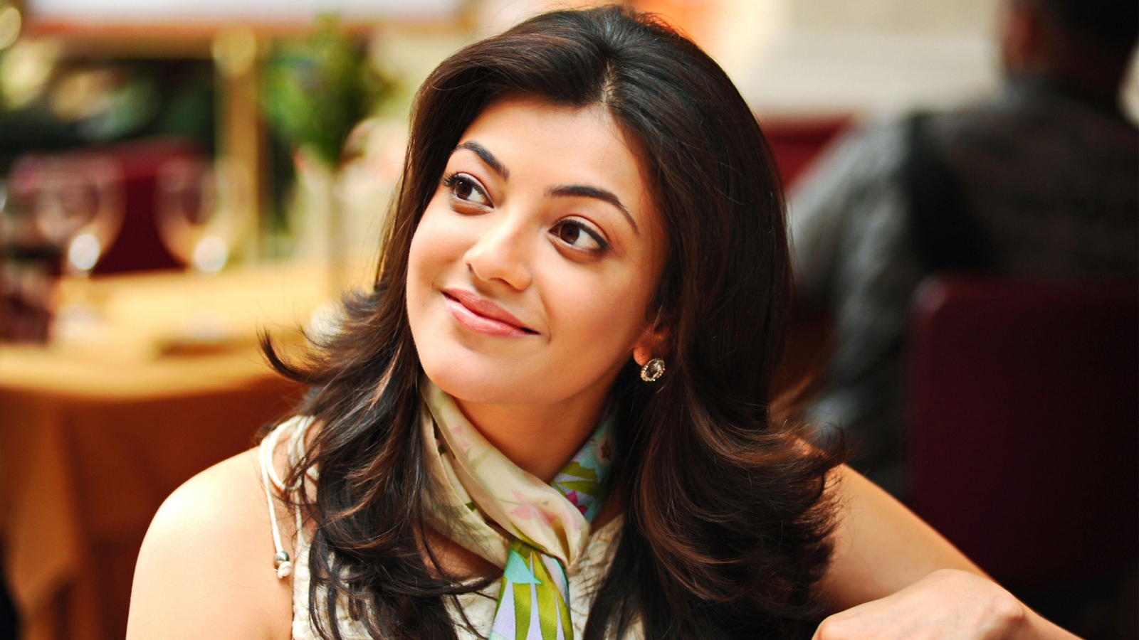 Screenshot №1 pro téma Kajal Agarwal 2013 1600x900