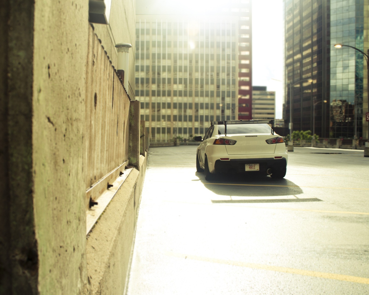 Das Mitsubishi Lancer Evo Urban Wallpaper 1280x1024
