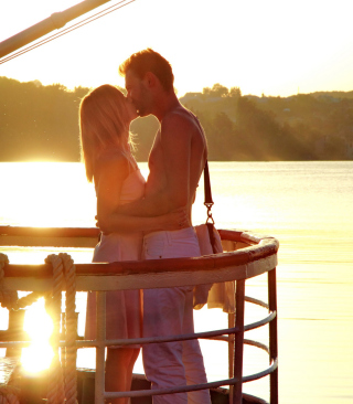 Kiss Of Love When Sun Goes Down - Obrázkek zdarma pro Nokia Lumia 1520