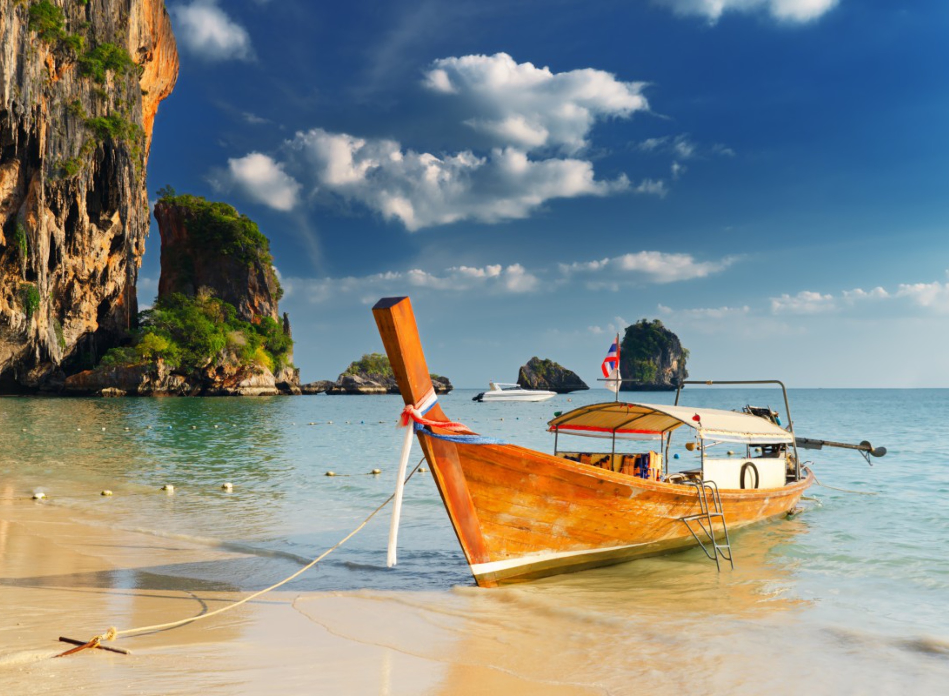 Boat On Beach wallpaper 1920x1408