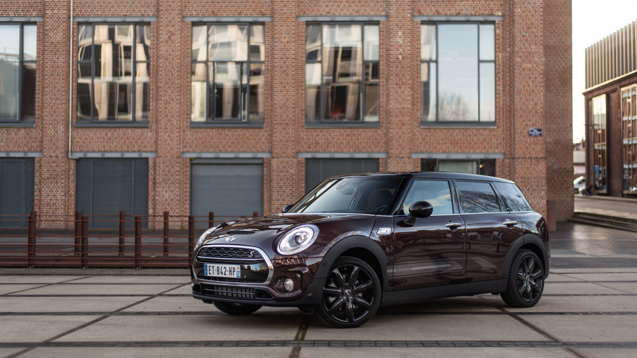 2018 MINI Cooper Clubman wallpaper 1280x720