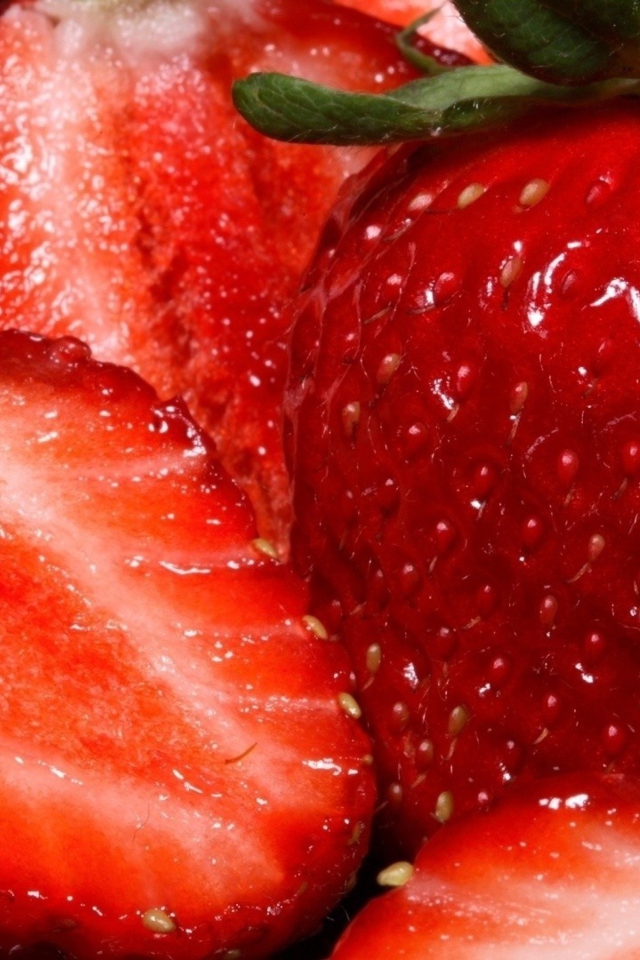 Strawberries wallpaper 640x960