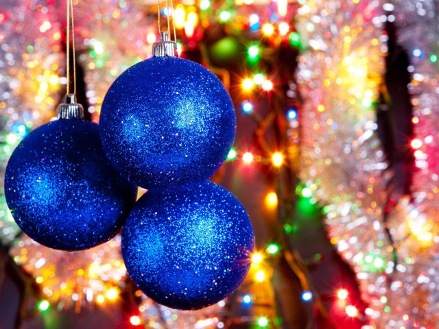 Das Blue Christmas Tree Balls Wallpaper 640x480