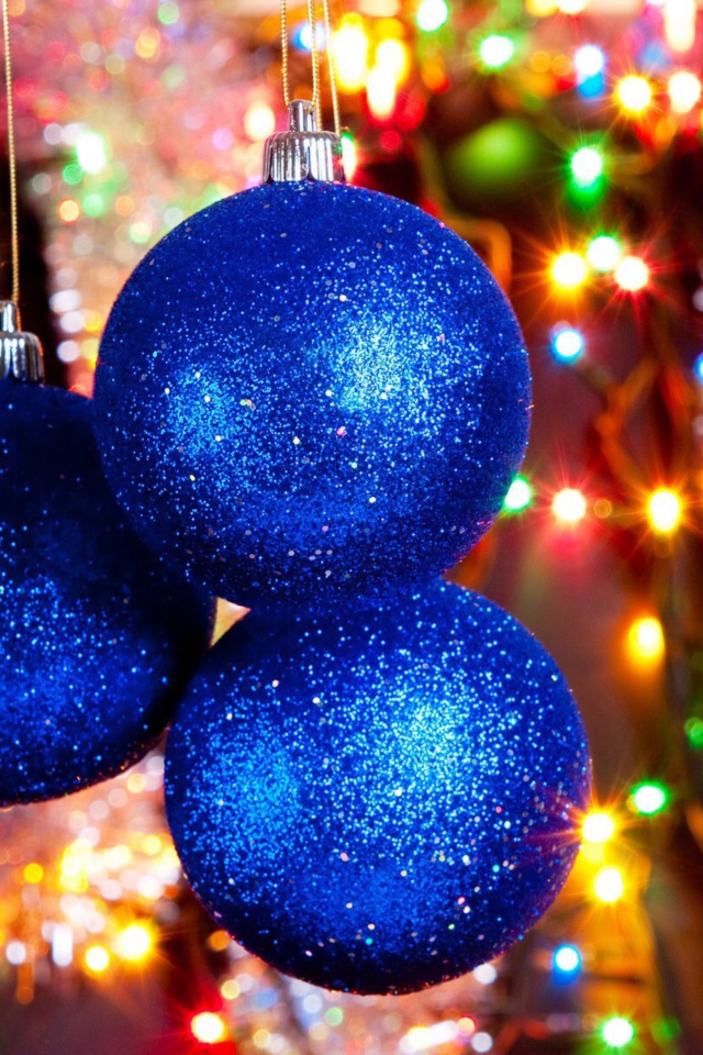 Fondo de pantalla Blue Christmas Tree Balls 640x960