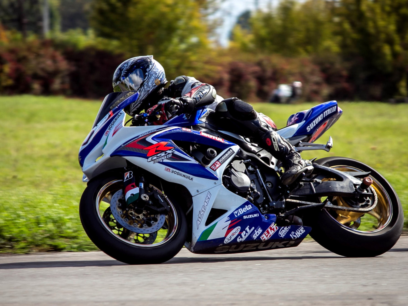 Suzuki GSX R Bike wallpaper 1400x1050