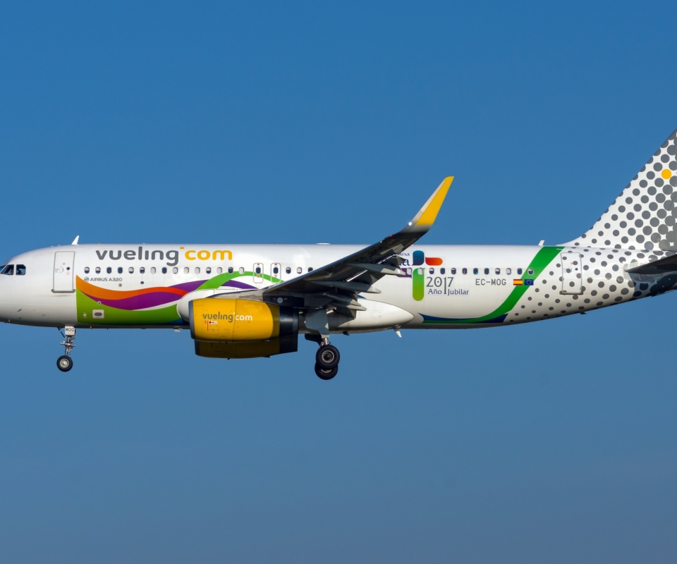 Airbus A320 Vueling Airlines wallpaper 960x800
