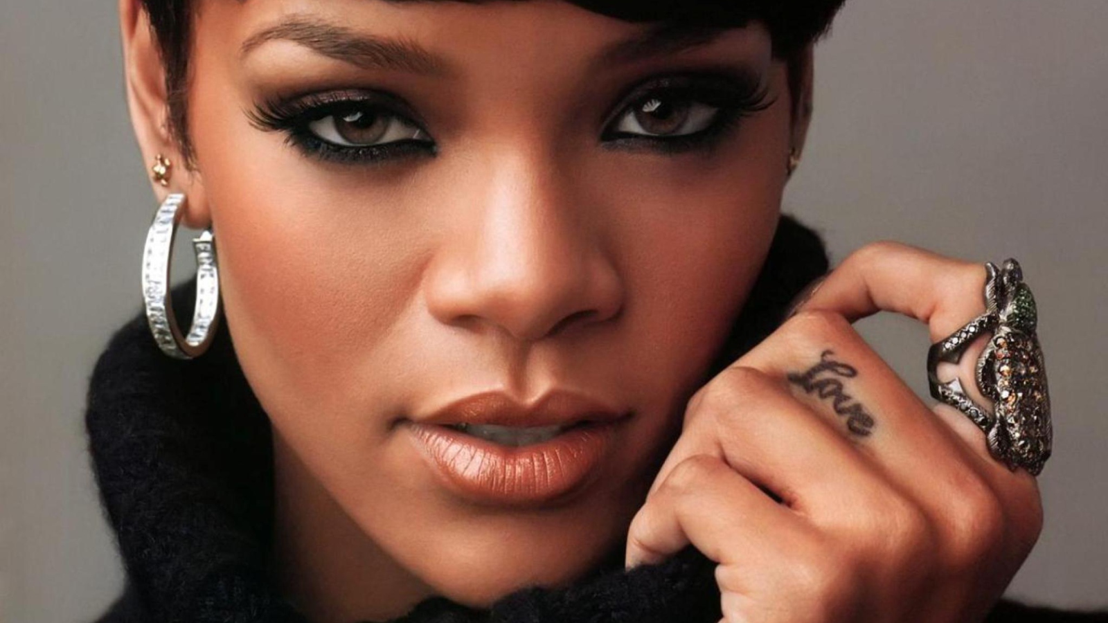 Screenshot №1 pro téma Rihanna 1600x900