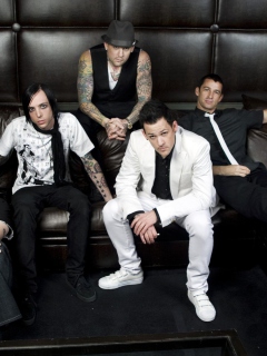 Sfondi Good Charlotte 240x320