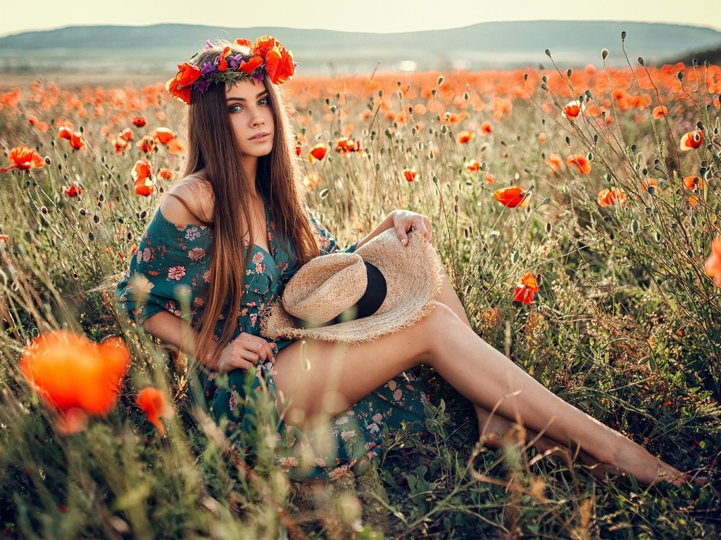 Girl in Poppy Field wallpaper 1024x768