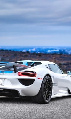 Обои Porsche 918 Spyder 240x400