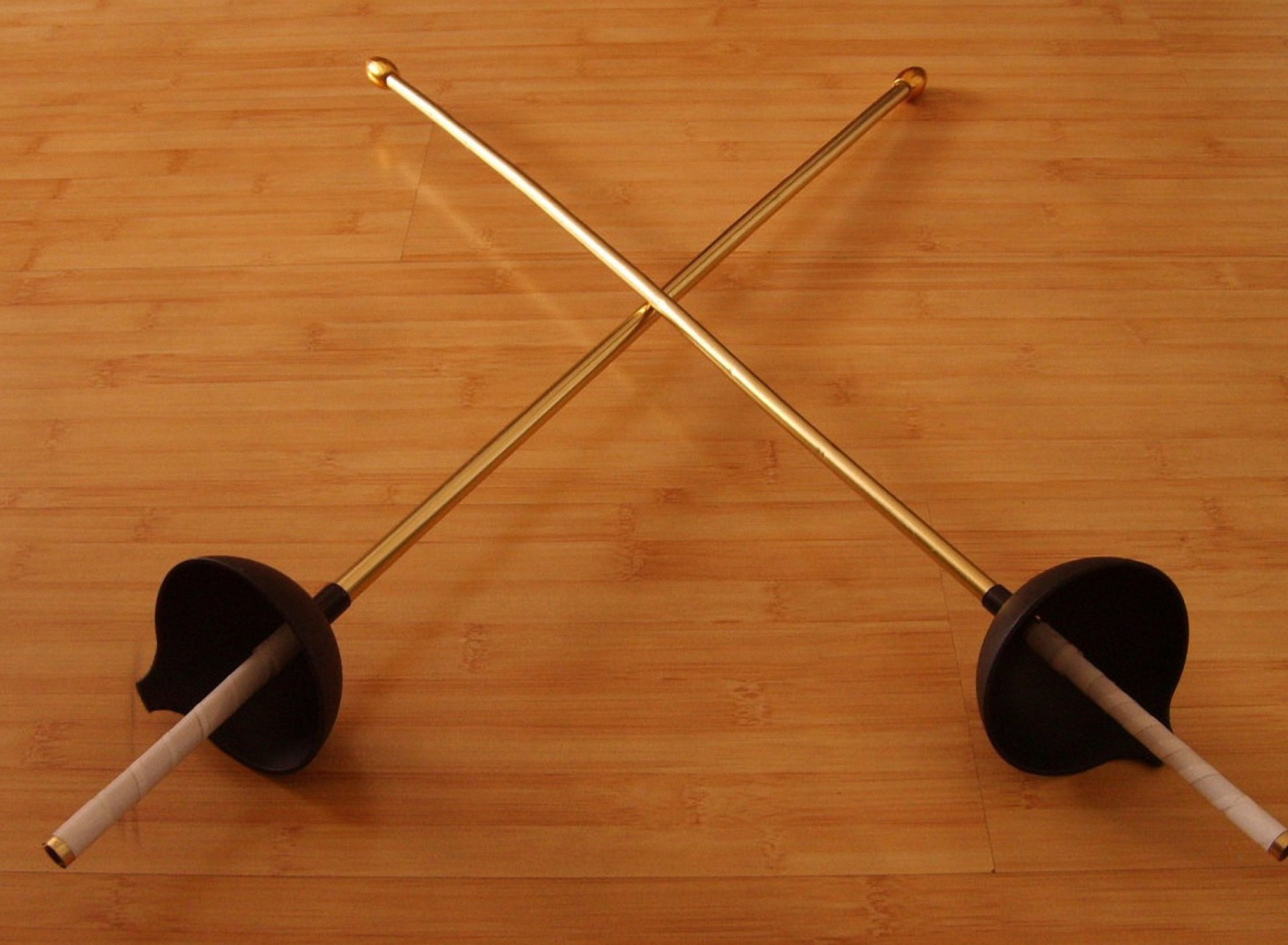 Обои Toy Fencing Swords 1920x1408