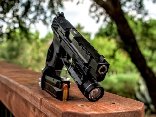 Das Smith and Wesson 9mm Wallpaper 320x240