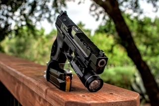 Smith and Wesson 9mm - Obrázkek zdarma pro Motorola DROID 3