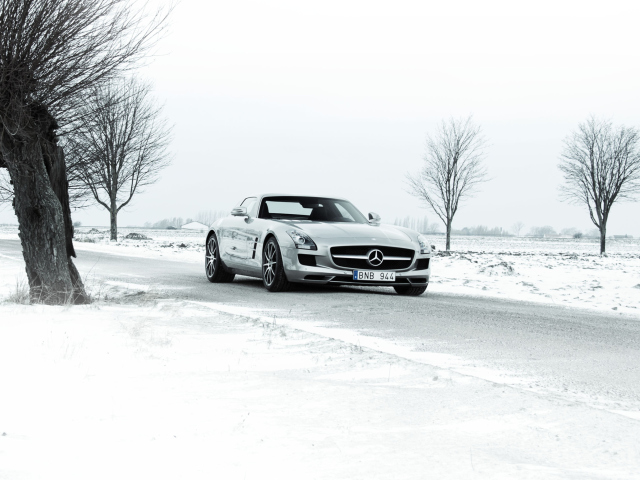 Das Mercedes SLS Wallpaper 640x480