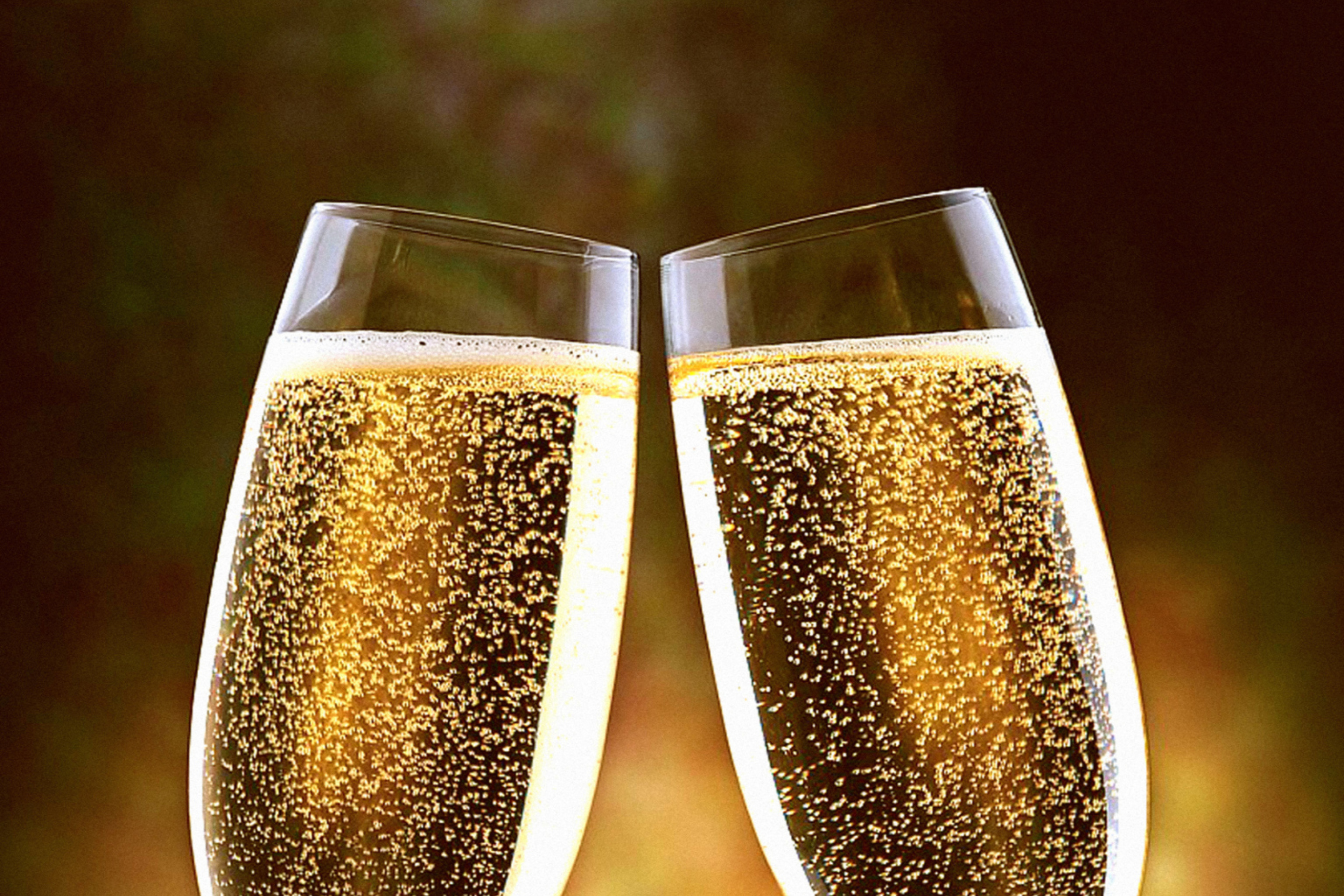 Champagne Toast wallpaper 2880x1920