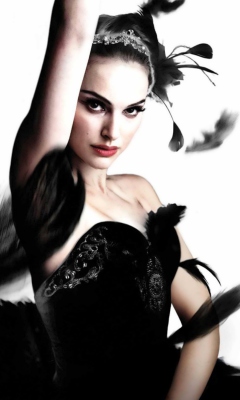 Обои Natalie Portman In Black Swan 240x400