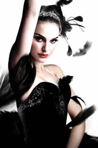 Обои Natalie Portman In Black Swan 320x480
