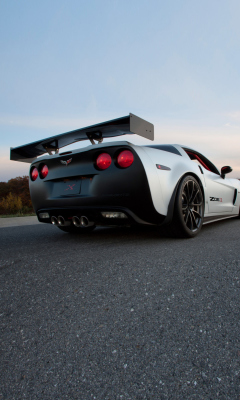 Fondo de pantalla Corvette Z06 240x400