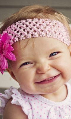 Das Little Girl In Pink Flower Crown Wallpaper 240x400