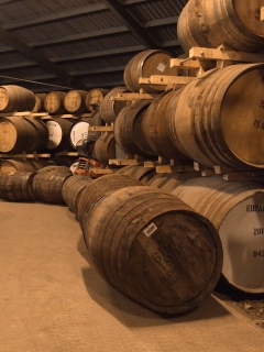 Whiskey Barrels screenshot #1 240x320
