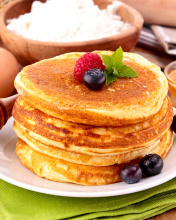 Pancakes with honey wallpaper 176x220